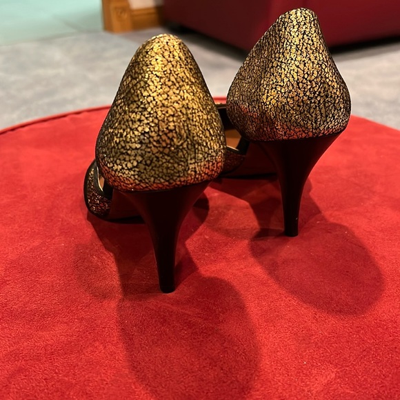 Gold and Black Donald Pliner Heels - Picture 2 of 5